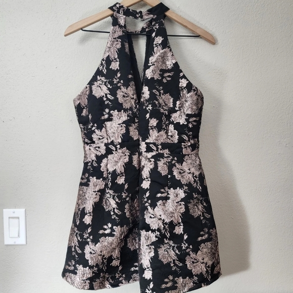 NWOT • Lulu's • Brocade Romper - Picture 7 of 13